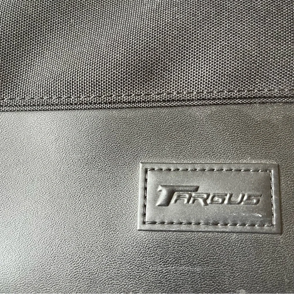 Targus black laptop bag - 12x16x2 - unisex